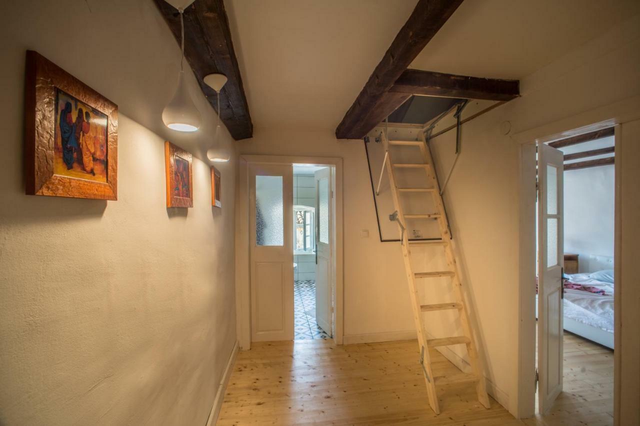 4 Limuna Apartment