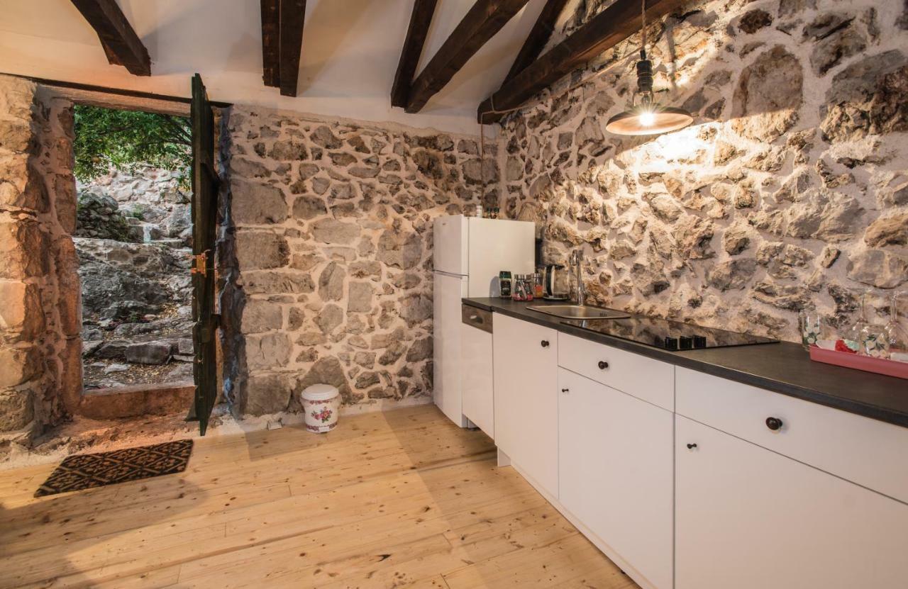 4 Limuna Apartment
